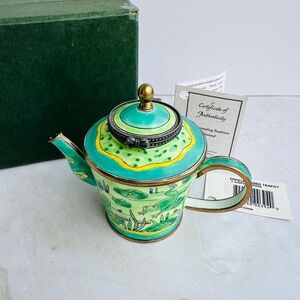Leaping Frog Hand-Painted Green Mixed Media Kelvin Chen vintage Teapot Sculpture